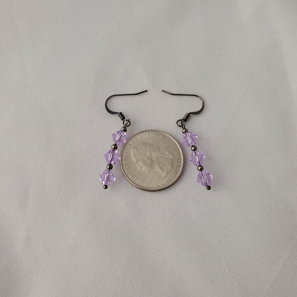 Lavender Swarovski Earrings NEW - Picture 2 of 2
